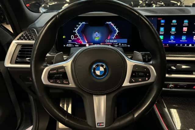 BMW X5 (2023) thumbnail 16