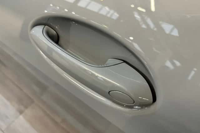 BMW X5 (2023) thumbnail 23