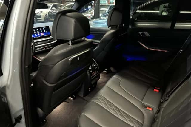 BMW X5 (2023) thumbnail 24