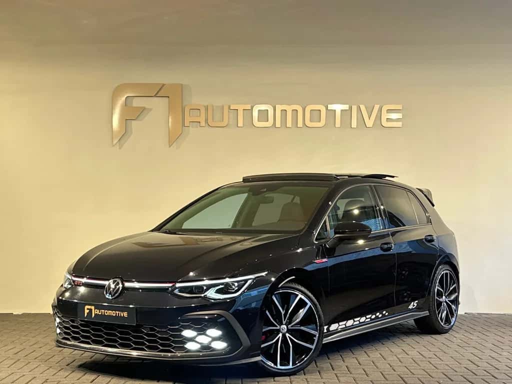 Volkswagen Golf (2020) — foto 1