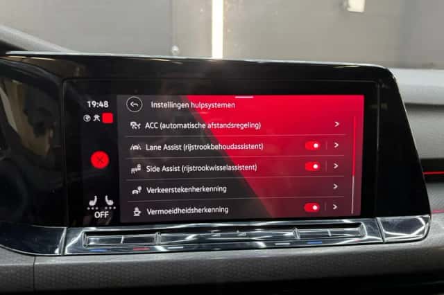 Volkswagen Golf (2020) thumbnail 28