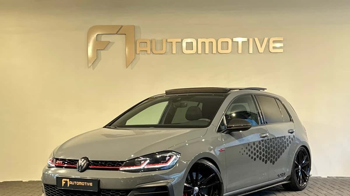 Volkswagen Golf (2019) — foto 1