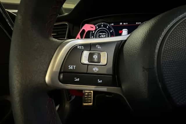 Volkswagen Golf (2019) thumbnail 18