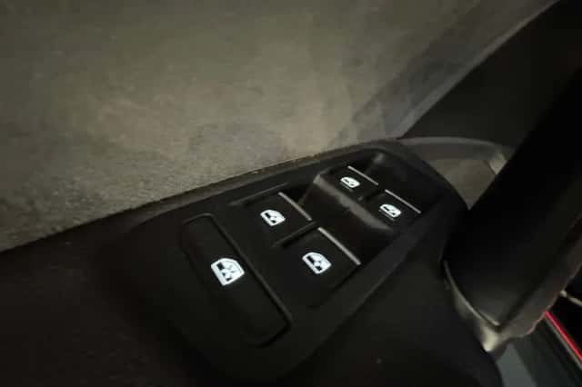 Volkswagen Golf (2019) thumbnail 25