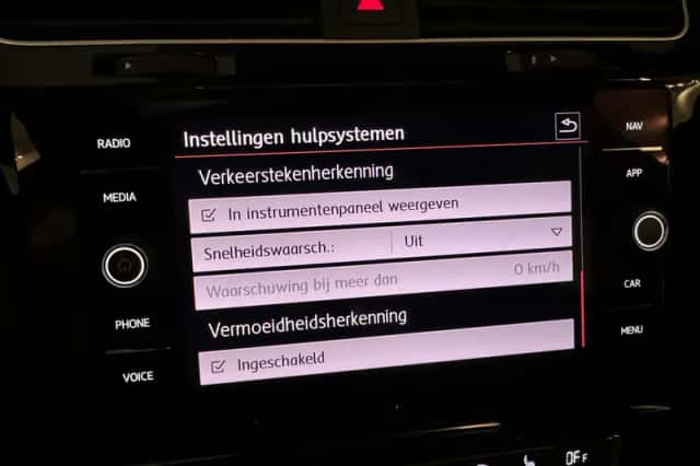 Volkswagen Golf (2019) thumbnail 34
