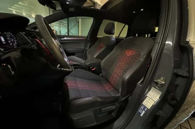 Volkswagen Golf (2019) thumbnail 6