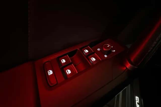 CUPRA Leon (2021) thumbnail 19