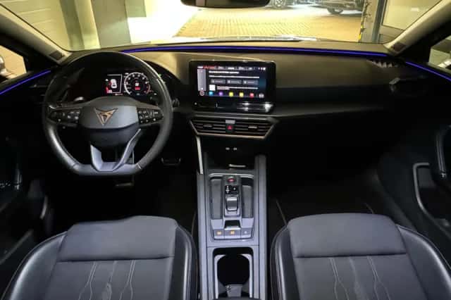 CUPRA Leon (2021) thumbnail 4