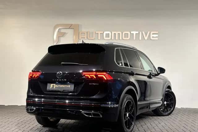 Volkswagen Tiguan (2021) thumbnail 3