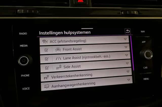 Volkswagen Tiguan (2021) thumbnail 32