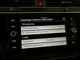 Volkswagen Tiguan (2021) thumbnail 33