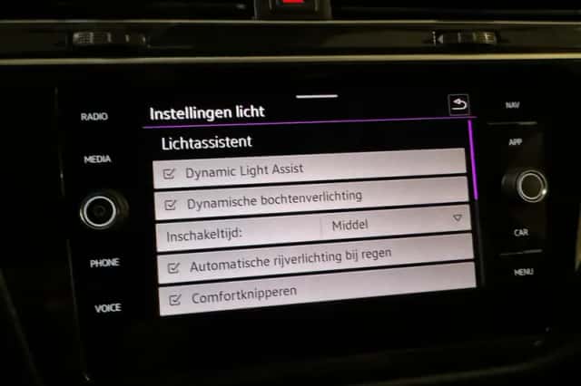 Volkswagen Tiguan (2021) thumbnail 36