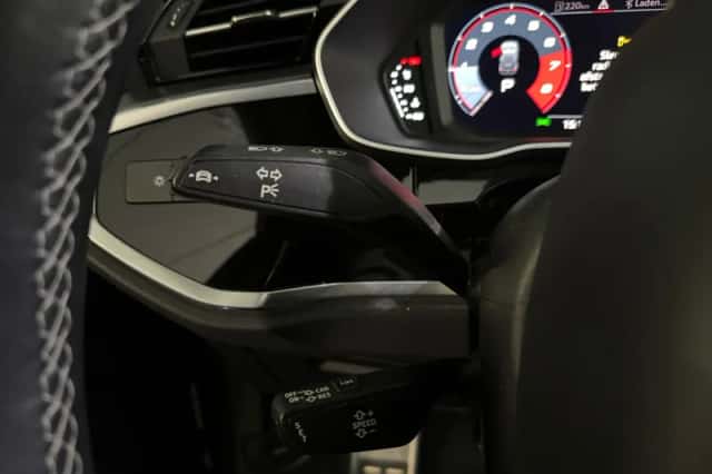 Audi Q3 (2021) thumbnail 15