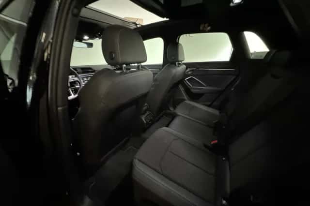 Audi Q3 (2021) thumbnail 16