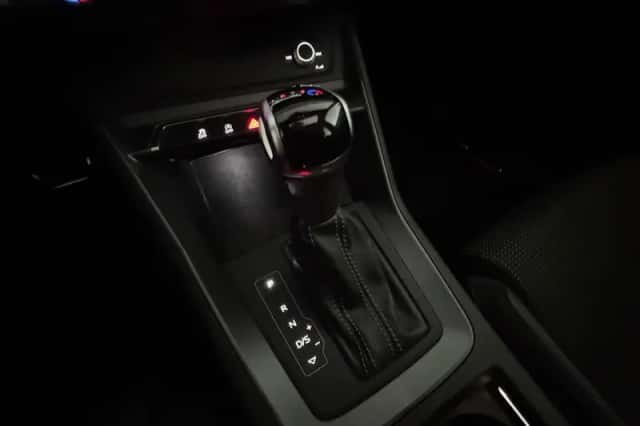 Audi Q3 (2021) thumbnail 17