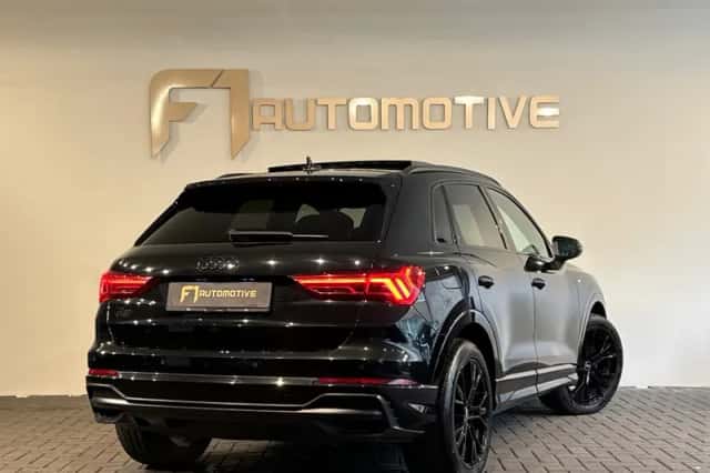 Audi Q3 (2021) thumbnail 3