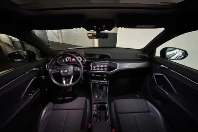 Audi Q3 (2021) thumbnail 4
