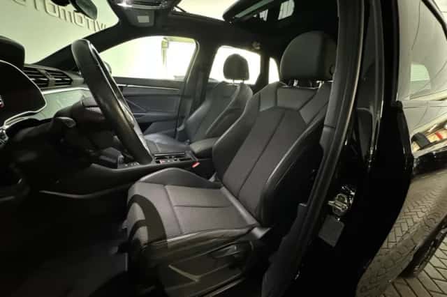 Audi Q3 (2021) thumbnail 6