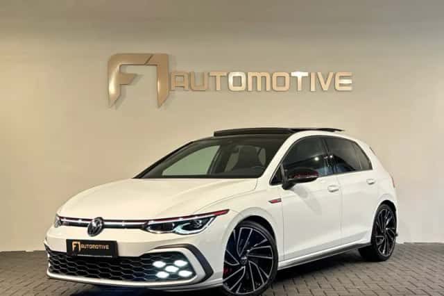 Volkswagen Golf (2021) thumbnail 1