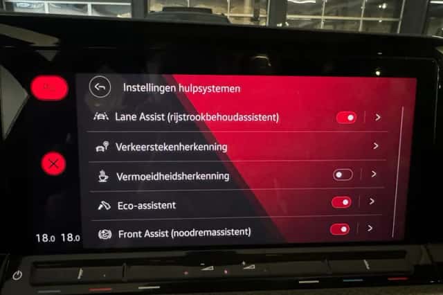 Volkswagen Golf (2021) thumbnail 19