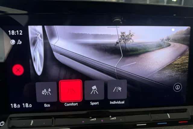Volkswagen Golf (2021) thumbnail 20