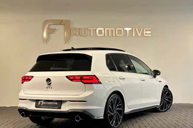 Volkswagen Golf (2021) thumbnail 3