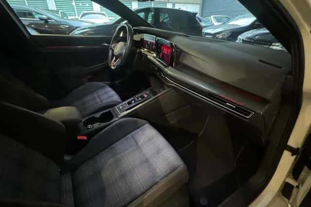 Volkswagen Golf (2021) thumbnail 24