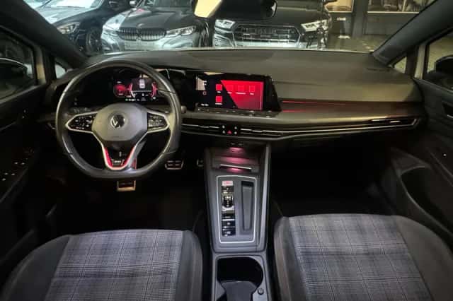 Volkswagen Golf (2021) thumbnail 4