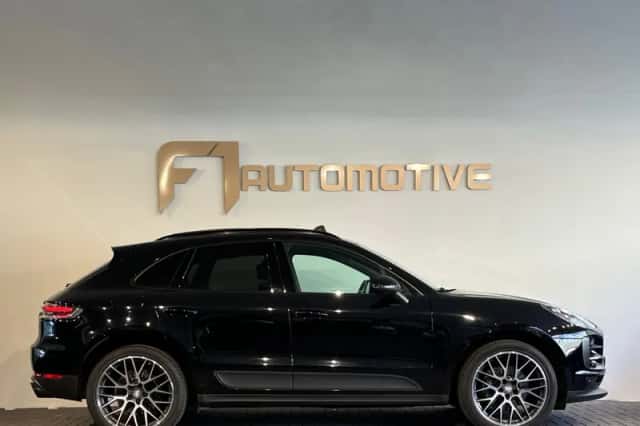 Porsche Macan (2019) thumbnail 12