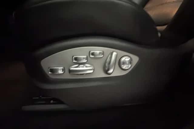 Porsche Macan (2019) thumbnail 20