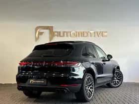 Porsche Macan (2019) thumbnail 3