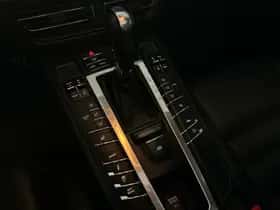 Porsche Macan (2019) thumbnail 24