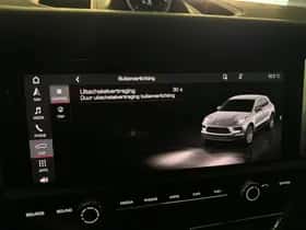 Porsche Macan (2019) thumbnail 26