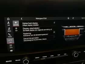 Porsche Macan (2019) thumbnail 27