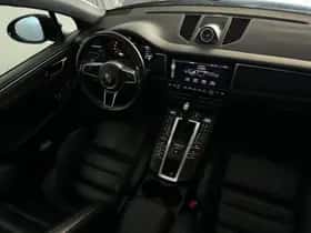 Porsche Macan (2019) thumbnail 28