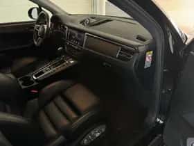Porsche Macan (2019) thumbnail 29