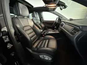 Porsche Macan (2019) thumbnail 30