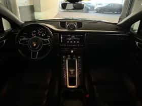 Porsche Macan (2019) thumbnail 4
