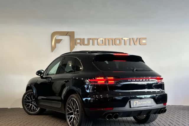 Porsche Macan (2019) thumbnail 8