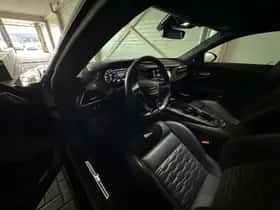Audi e-tron GT (2021) thumbnail 5