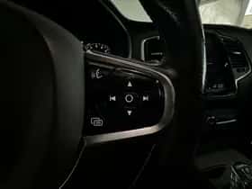 Volvo XC90 (2015) thumbnail 15