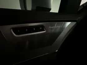 Volvo XC90 (2015) thumbnail 17