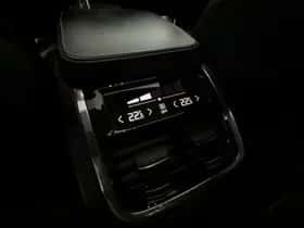 Volvo XC90 (2015) thumbnail 26