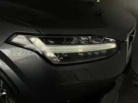 Volvo XC90 (2015) thumbnail 32