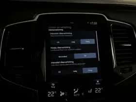 Volvo XC90 (2015) thumbnail 40