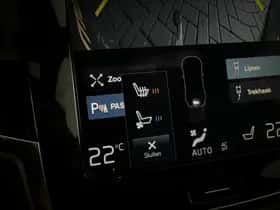 Volvo XC90 (2015) thumbnail 45
