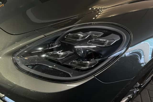 Porsche Panamera (2022) thumbnail 15