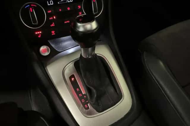 Audi Q3 (2018) thumbnail 17