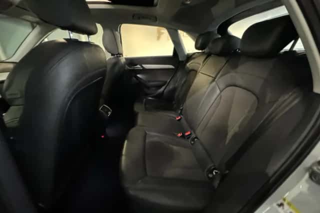 Audi Q3 (2018) thumbnail 21