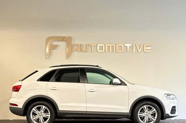 Audi Q3 (2018) thumbnail 10